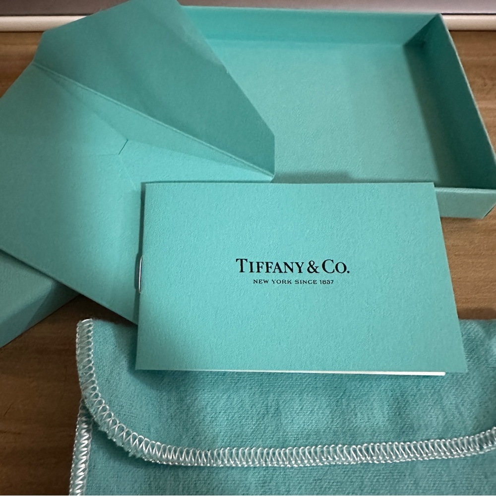 Tiffany & Co Black Leather Card Holder - Picture 10 of 12